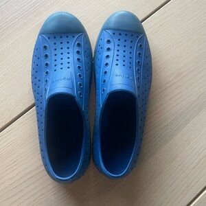 Native Jefferson Slip-On Shoes - Blue women’s 11 and men’s 9